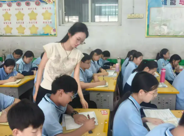 专业成长的环境让教师可以在县中这个岗位上更好发挥他的聪明才智 专业成长的环境让教师可以在县中这个岗位上更好发挥他的聪明才智