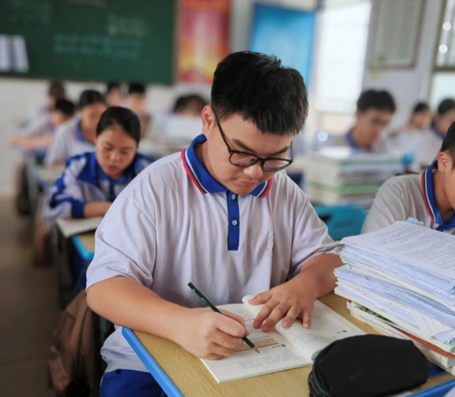 讲堂笔记错题整理情况做好进程记载催促学生及时查漏补缺 讲堂笔记错题整理情况做好进程记载催促学生及时查漏补缺